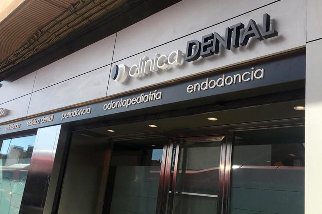 N&N. Nuño y Nuño Arquitectura interior Zaragoza. Interiorismo y decoración. Clínica Dental Dr. Torralba, Zaragoza